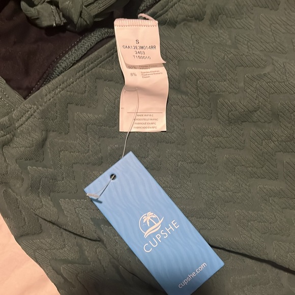 NWT never worn, cupshe one piece bathing suit.) - Picture 2 of 3
